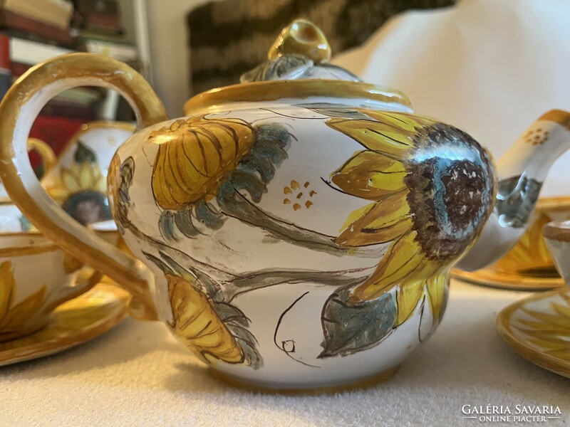 Mária Goszthony's breathtakingly beautiful tea set! Indicated.