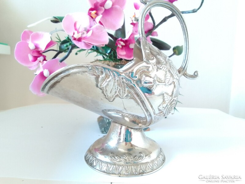 Silver-plated offering, flawless piece!