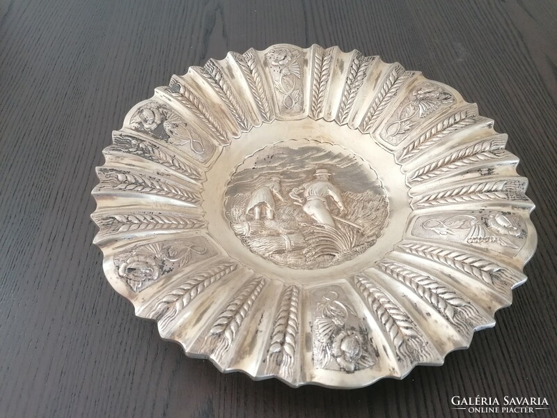 A special old silver bowl with a rich pattern, 814 gr