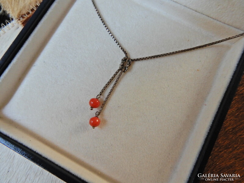 Old Italian thin silver necklace with coral beads