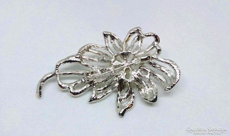 Silver-plated socket clear crystal, white pearl brooch 9
