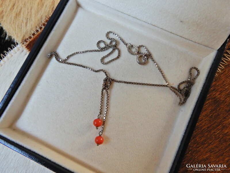 Old Italian thin silver necklace with coral beads