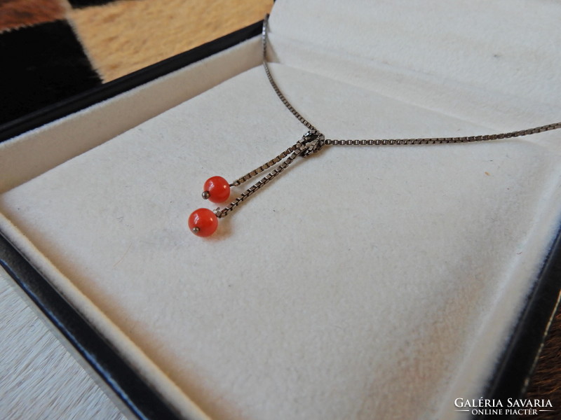 Old Italian thin silver necklace with coral beads