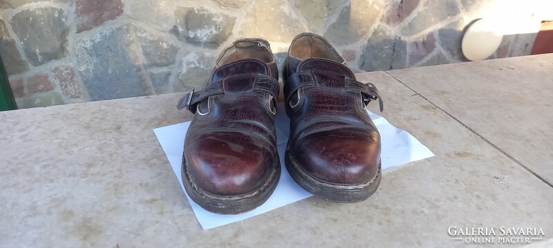 Retro size 43 men's shoe
