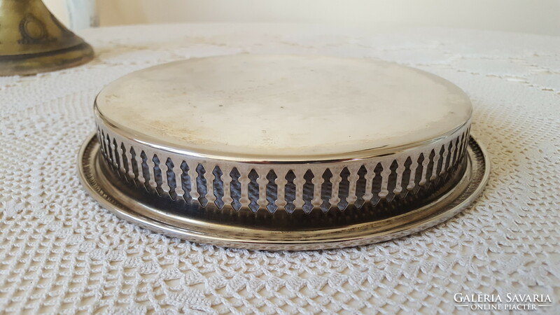 Chiseled, pierced small round silver-plated metal tray
