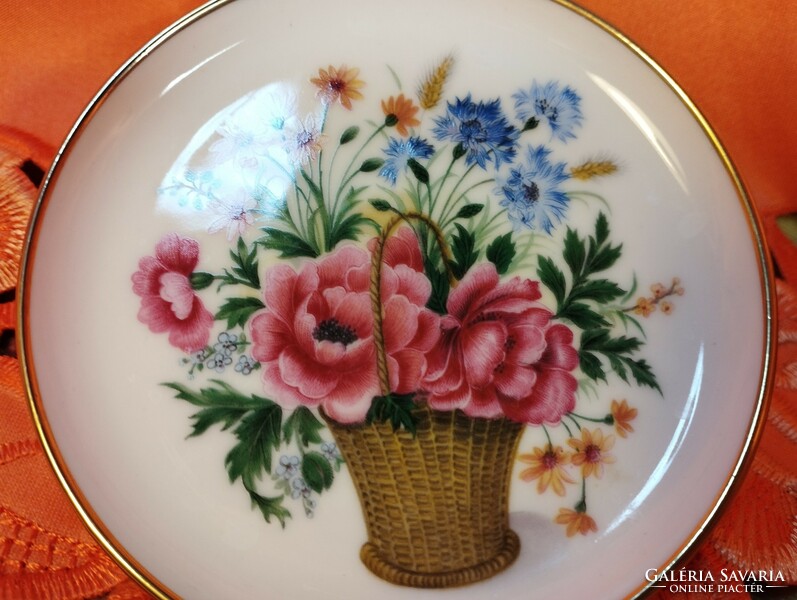 Kaiser porcelán virág mintás tányér