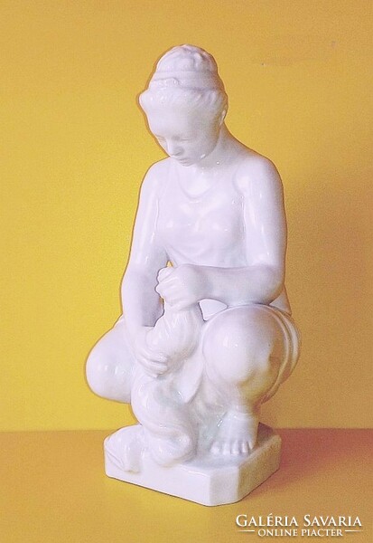 Wringing clothes. István Kákonyi's porcelain sculpture, a unique work of art for your display shelf