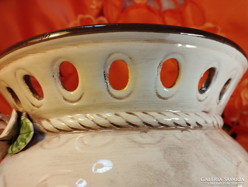 Gyönyörű antik áttört porcelán kaspó