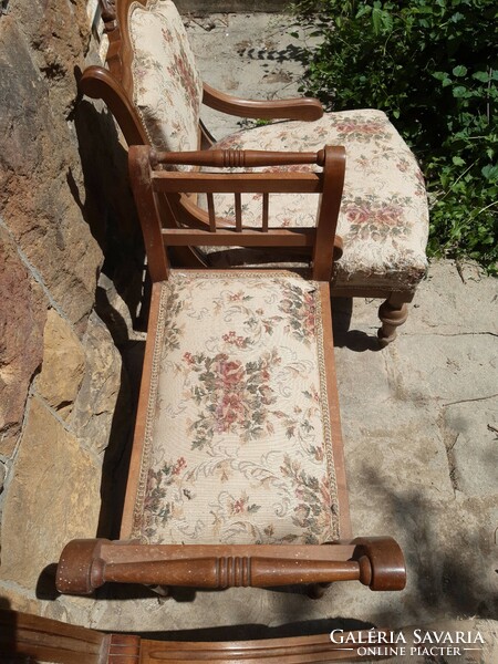 Ónémet stílusú hímzett kárpitozott faragott karosszék fotel ülőgarnitúra zsámoly