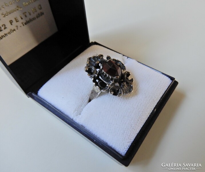 Régi Bartel&Sohn ezüst gyűrű gránát kővel