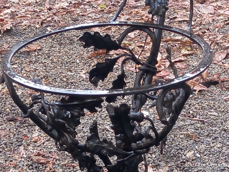 Szecessziós vadász motivumos kovácsolt vas állólámpa középen fészekkel bakelit kapcsolóval