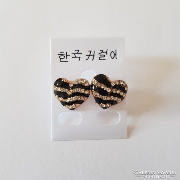 New heart-shaped bijou earrings with rhinestones