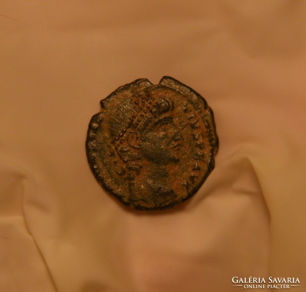 Bronze coin of the Roman Emperor Flavius Julius Constantinus (Constantine II 337-361).