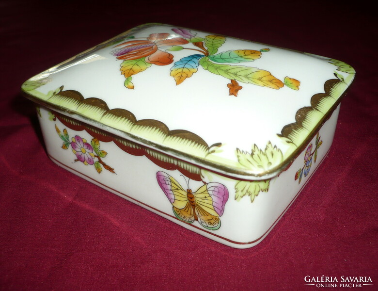 Herend porcelain bonbonier with Victoria pattern, rectangular 10x8.5x4 cm.