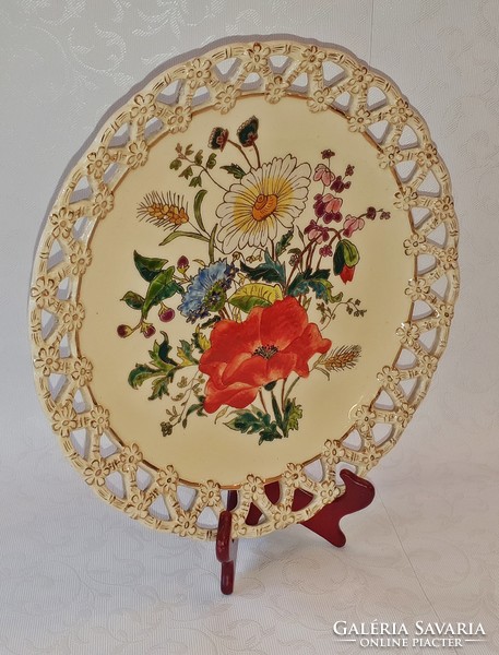 From the year 1900. I know Steidl. Ceramic majolica plate, wall plate. Hand painted.