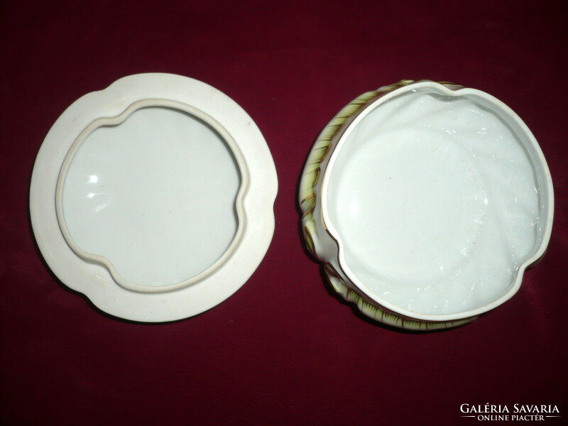 Viktória mintás Herendi porcelán bonbonier, 12x8 cm., 1 Ft.-ról