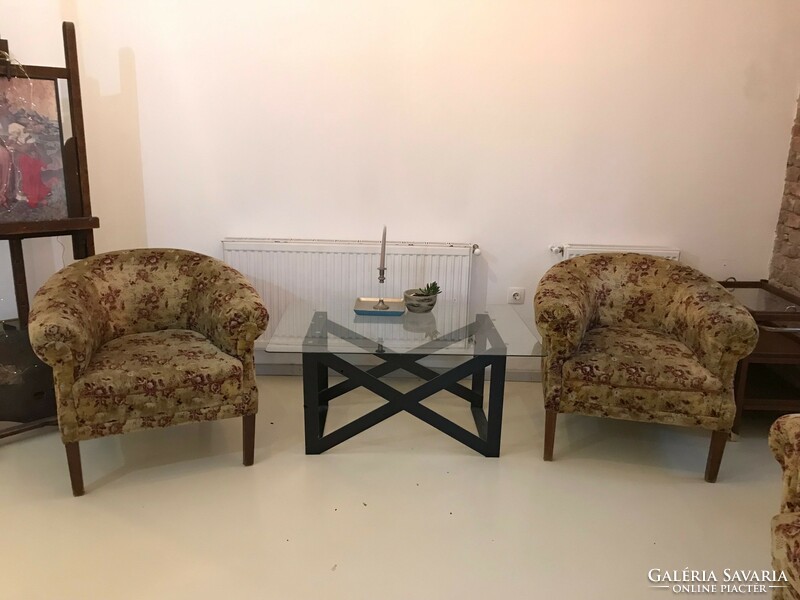 Antique sofa set with pull-out sofa