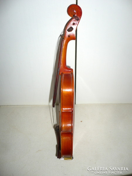 Régi miniatűr fa hegedű tokjával, hegedű makett, 22cm.