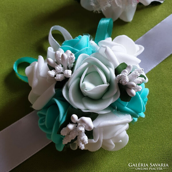 Wedding csd26 - wrist decoration made of green and white foam flowers