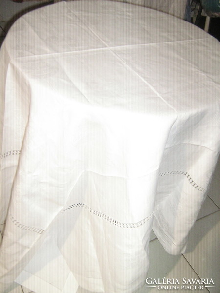 Beautiful and elegant white fruit basket azure damask tablecloth