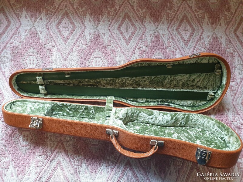 Expensive branded Jaeger case 4/4 violin case