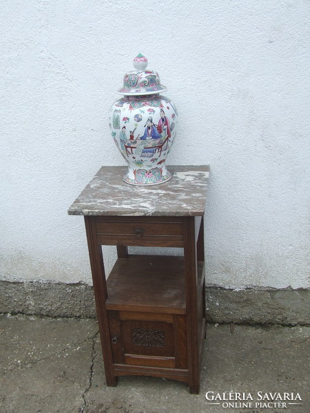 Chinese porcelain vase