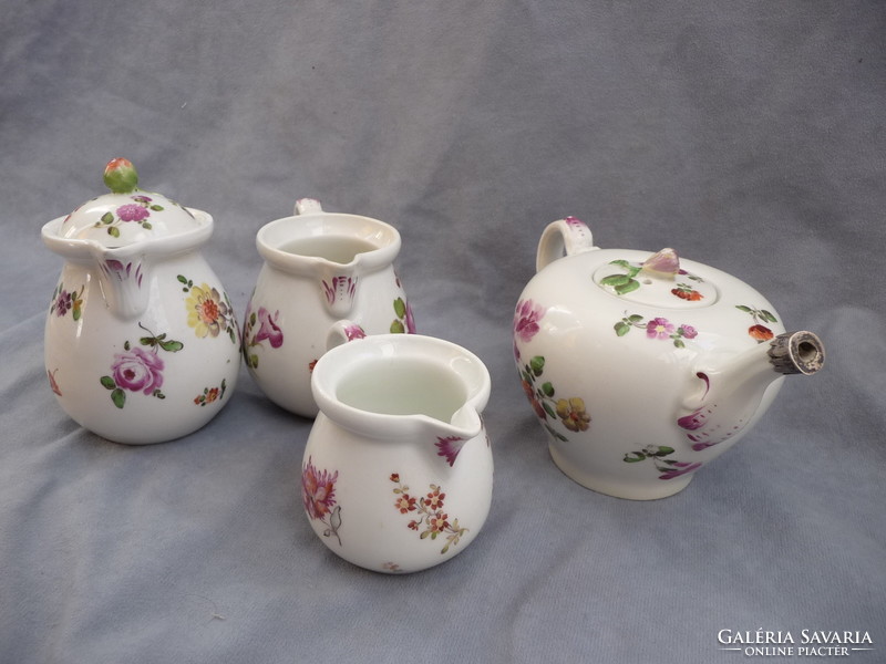 Antik bécsi porcelán készlet altwien porcelán kanna kiöntő 4 darab bécsi rózsás porcelán 18- 19. sz