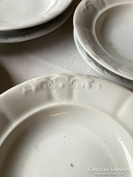 Zsolnay porcelain peasant plate with tendril pattern.