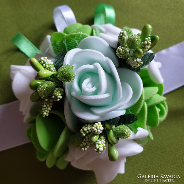 Wedding csd26 - wrist decoration made of green and white foam flowers