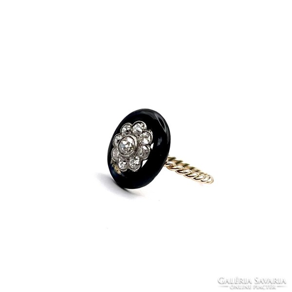 4463. Art deco ring with diamonds and black enamel