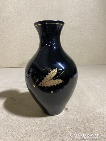 Old gilded purple glass vase, 21 x 13 cm. 2239