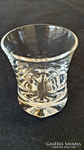 1 pcs. Schnapps, brandy glass with a thick base. To compensate. 6.6 cm. High. 4.8 cm above. Diameter.