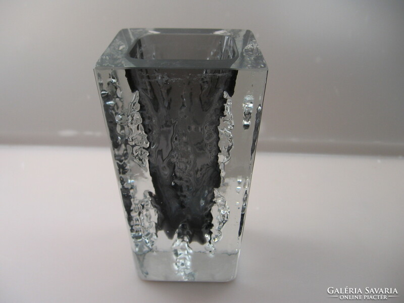 Ingrid Glas fekete-átlátszó jégüveg kristály váza