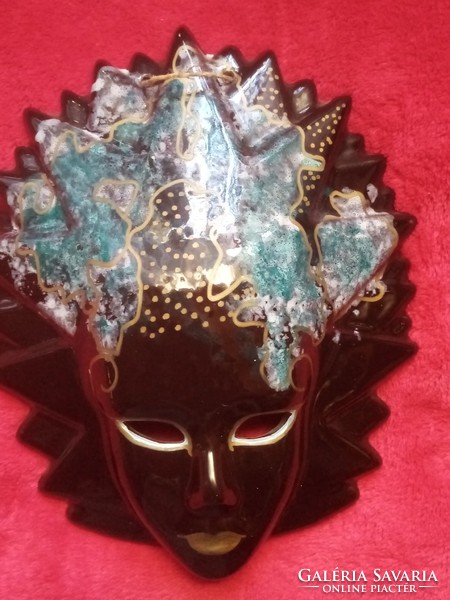 Velenci karneválí kerámia maszk