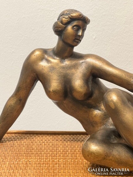 Pál Mihály female nude statue