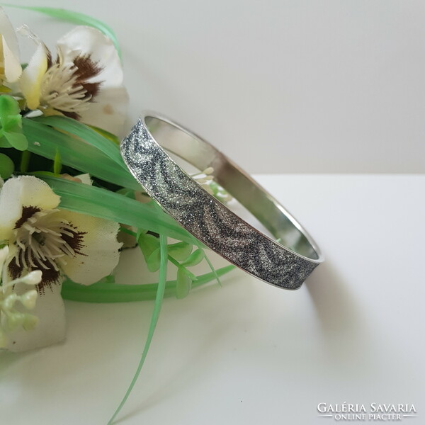 New, silver-grey, shiny, wave pattern bracelet, bangle