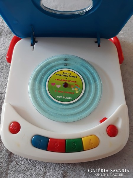 CD player that plays baby tunes