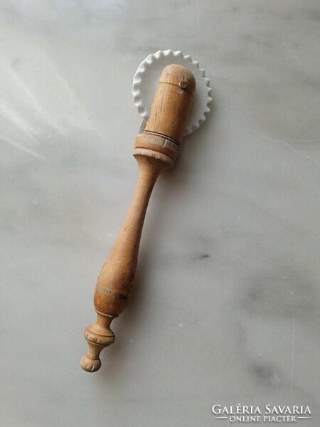 Antique porcelain cleaver with turned wooden handle