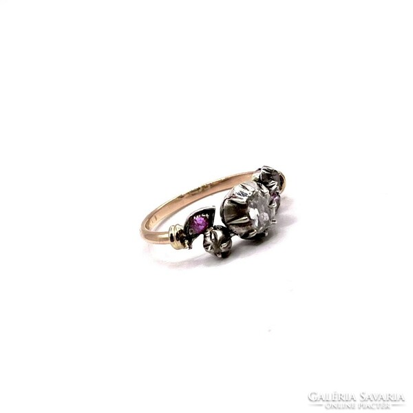 4758. Antique gold ring with diamonds and rubies