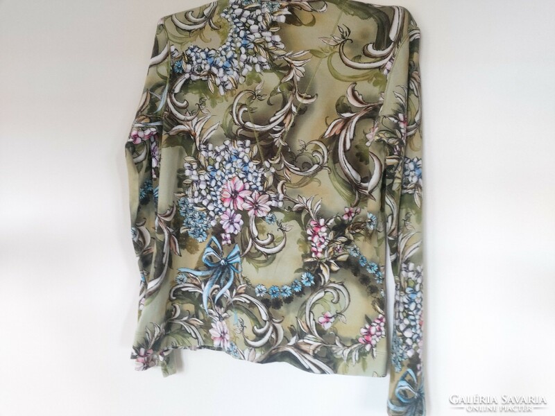 Beautiful, flower-patterned marcain cardigan in excellent condition, size s-m, new price: around HUF 80,000