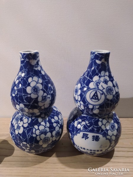 Jingdezhen porcelain bottle pair