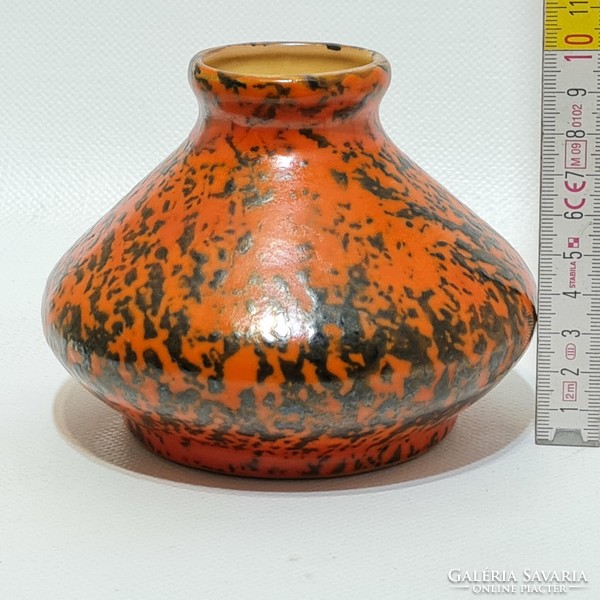 Tófej, fekete, narancssárga mázas, kis kúp kerámia váza (2931)