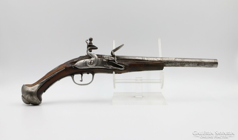 18. századi kovás lakatszerkezetű pisztoly