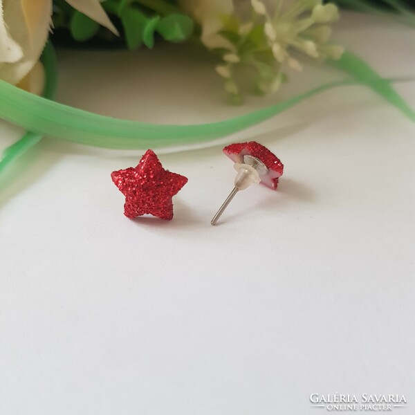 New, shiny red, mini star-shaped earrings, bling