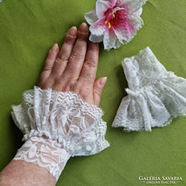 Wedding kty37- ecru lace handcuffs, cuffs, bridal gloves