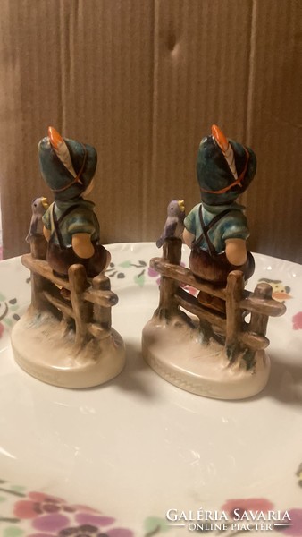 "Útszéli harmónia"  ( kerítésen ülő fiú) Hummel/Goebel figurák!