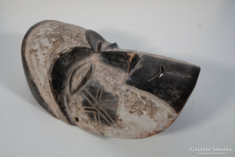 Antique African mask