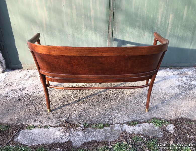 Ball thonet bench