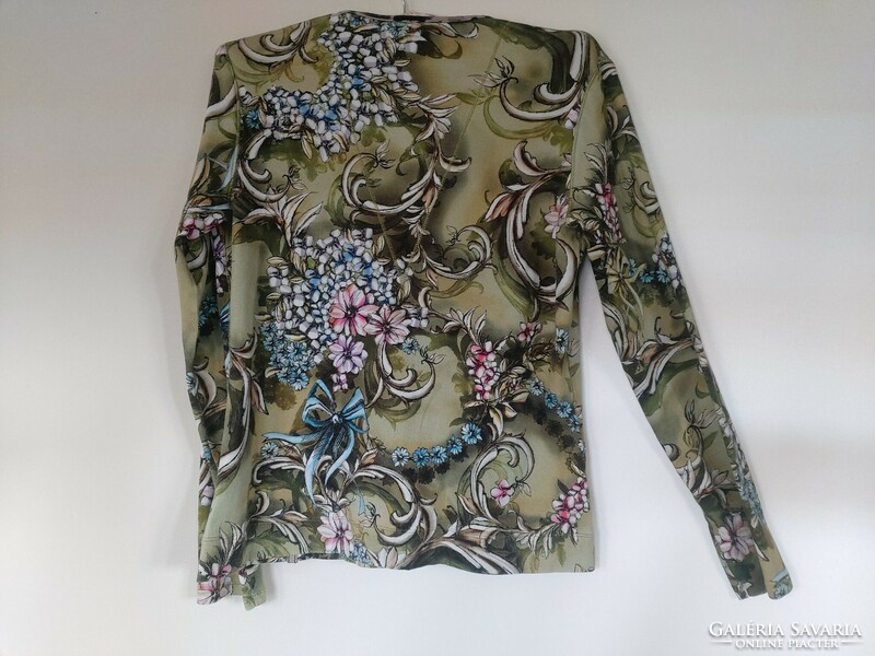 Beautiful, flower-patterned marcain cardigan in excellent condition, size s-m, new price: around HUF 80,000