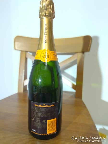 Veuve clicquot brut champagne